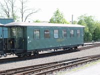 28.04.2018 Wagen der Döllnitzbahn im Depot Zittau