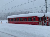 06.12.2020 RhB Personenwagen B 2309 im Bahnhof St. Moritz