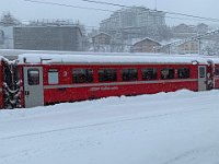06.12.2020 RhB Personenwagen B24xx im Bahnhof St. Moritz